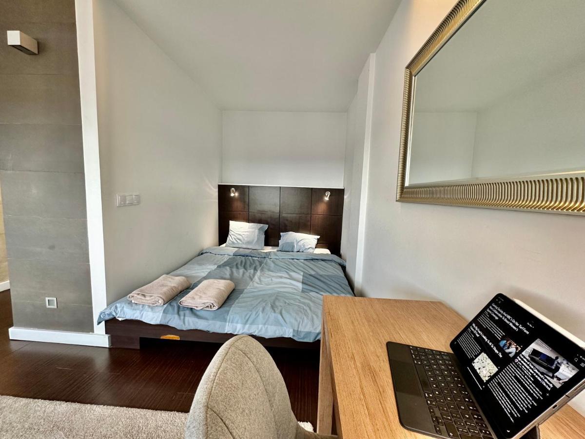 Top Metro X2 Fast Wifi 400 Mbs 70'Tv Netflix Hbo Max Appletv+ Disney+ Warsaw Ngoại thất bức ảnh